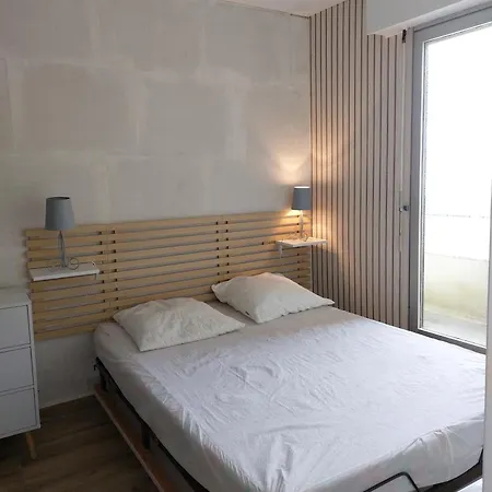 T2 Esplanade De La *